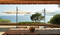 Parasol design : l'élément central de l'identité visuelle d'une terrasse haut de gamme
