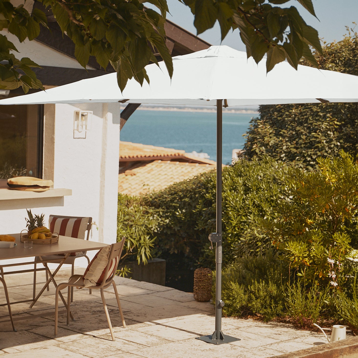 Parasol droit anti-vent Aura 2x2m
