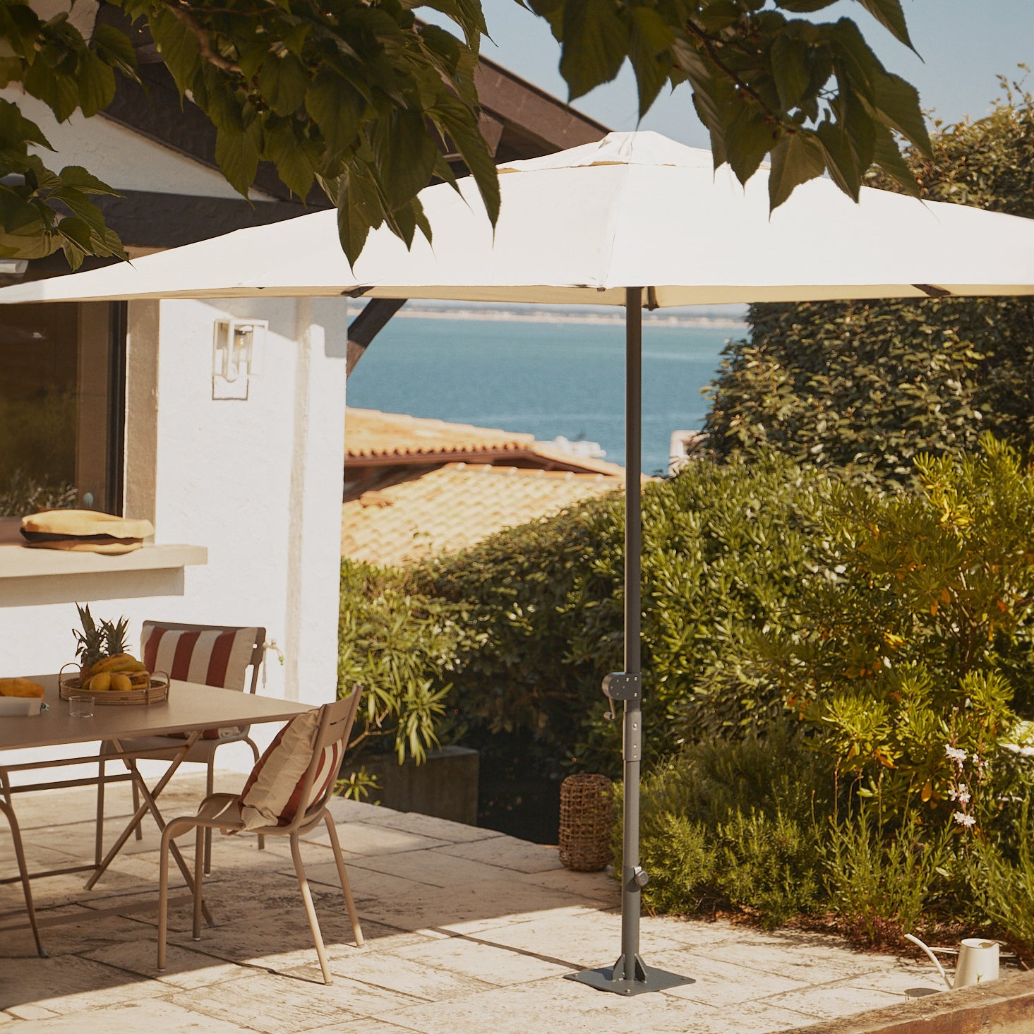 Parasol droit anti-vent Aura 2x2m